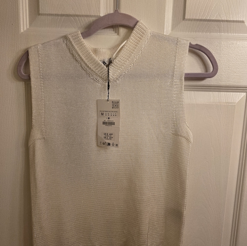 Zara Cream V-Neck Sleeveless Sweater